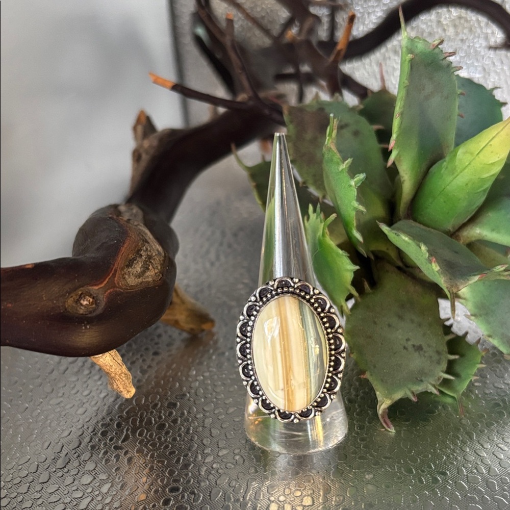 Size 9 beautiful Owyhee opal Women's Ring